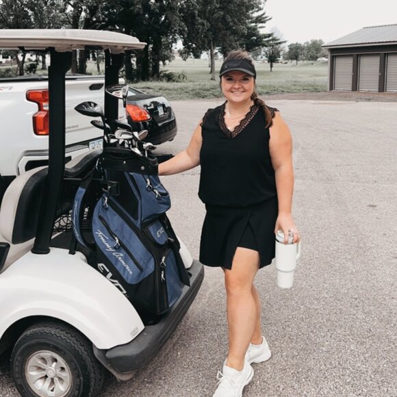 Meet your Posher, Brandy - Picture 2 of 15